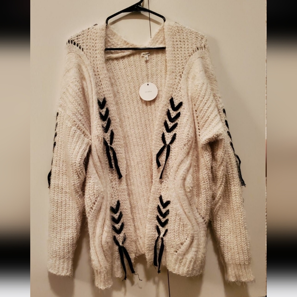 NWT En Creme Edgy Knit Sweater